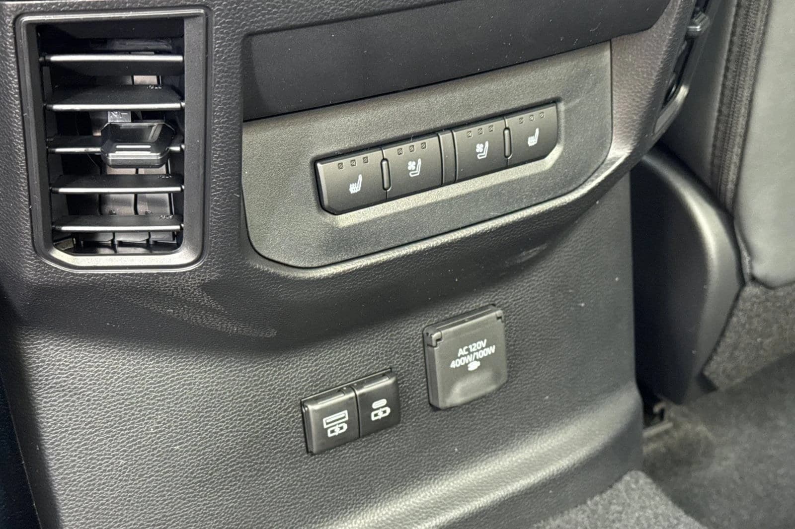 Toyota Tundra 4WD Platinum Hybrid CrewMax 6.5' Bed (Natl) 2026 — side view