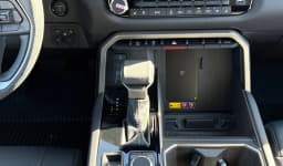 Toyota Tundra 4WD Limited Hybrid CrewMax 6.5' Bed (Natl) 2026 — side view
