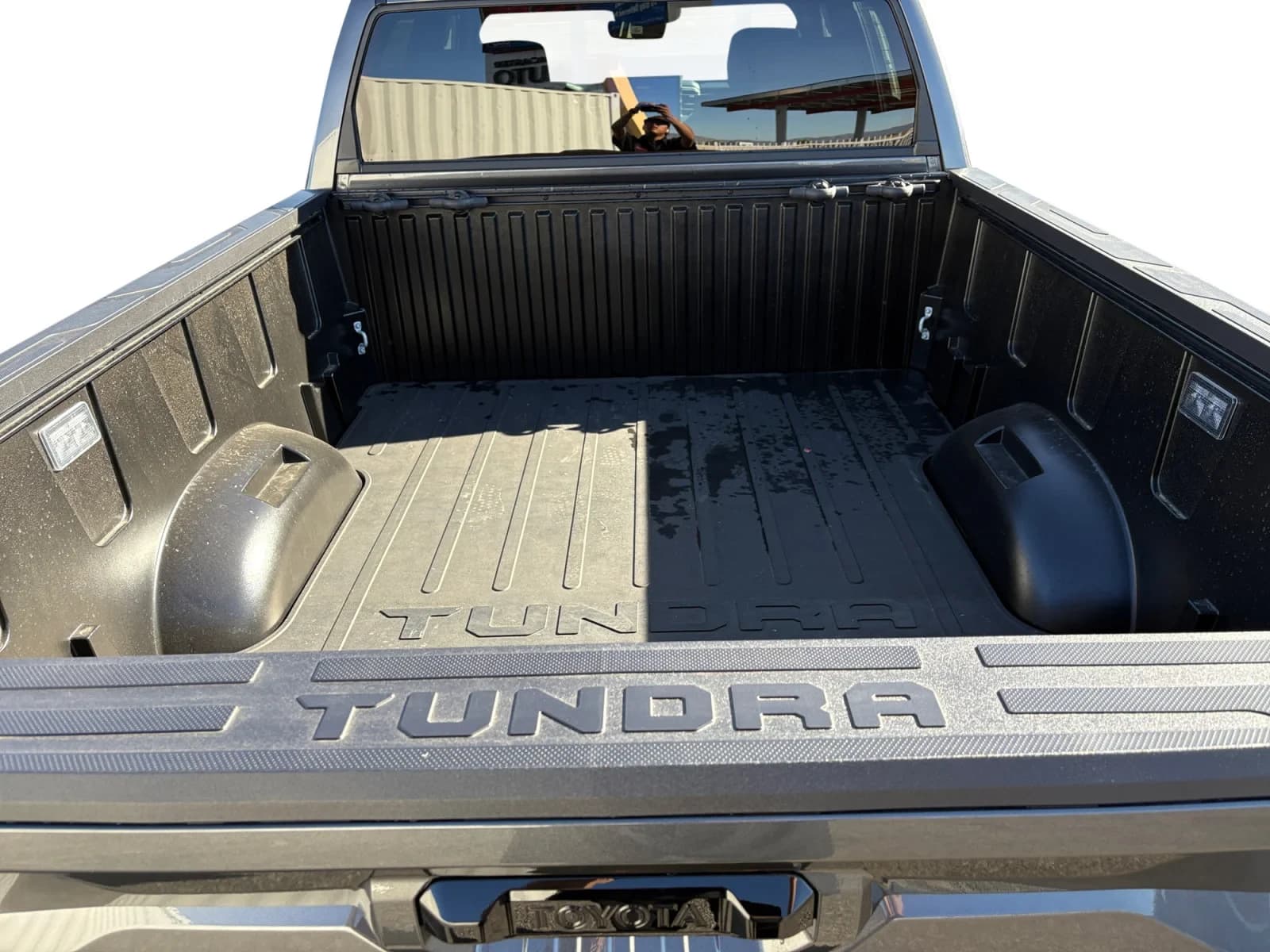 Toyota Tundra 4WD Limited Hybrid CrewMax 6.5' Bed (Natl) 2026 — side view