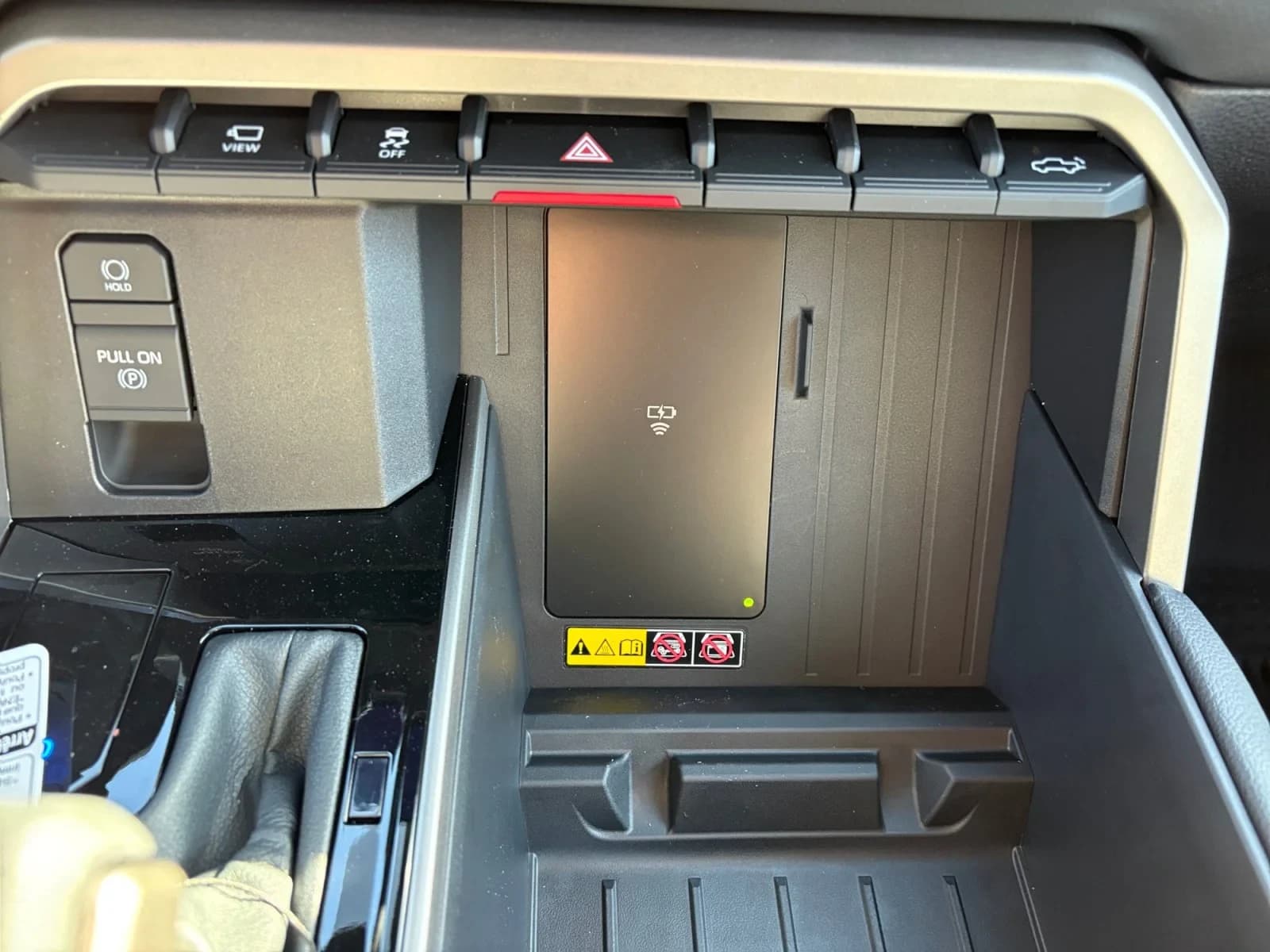 Toyota Tundra 4WD Limited Hybrid CrewMax 6.5' Bed (Natl) 2026 — side view