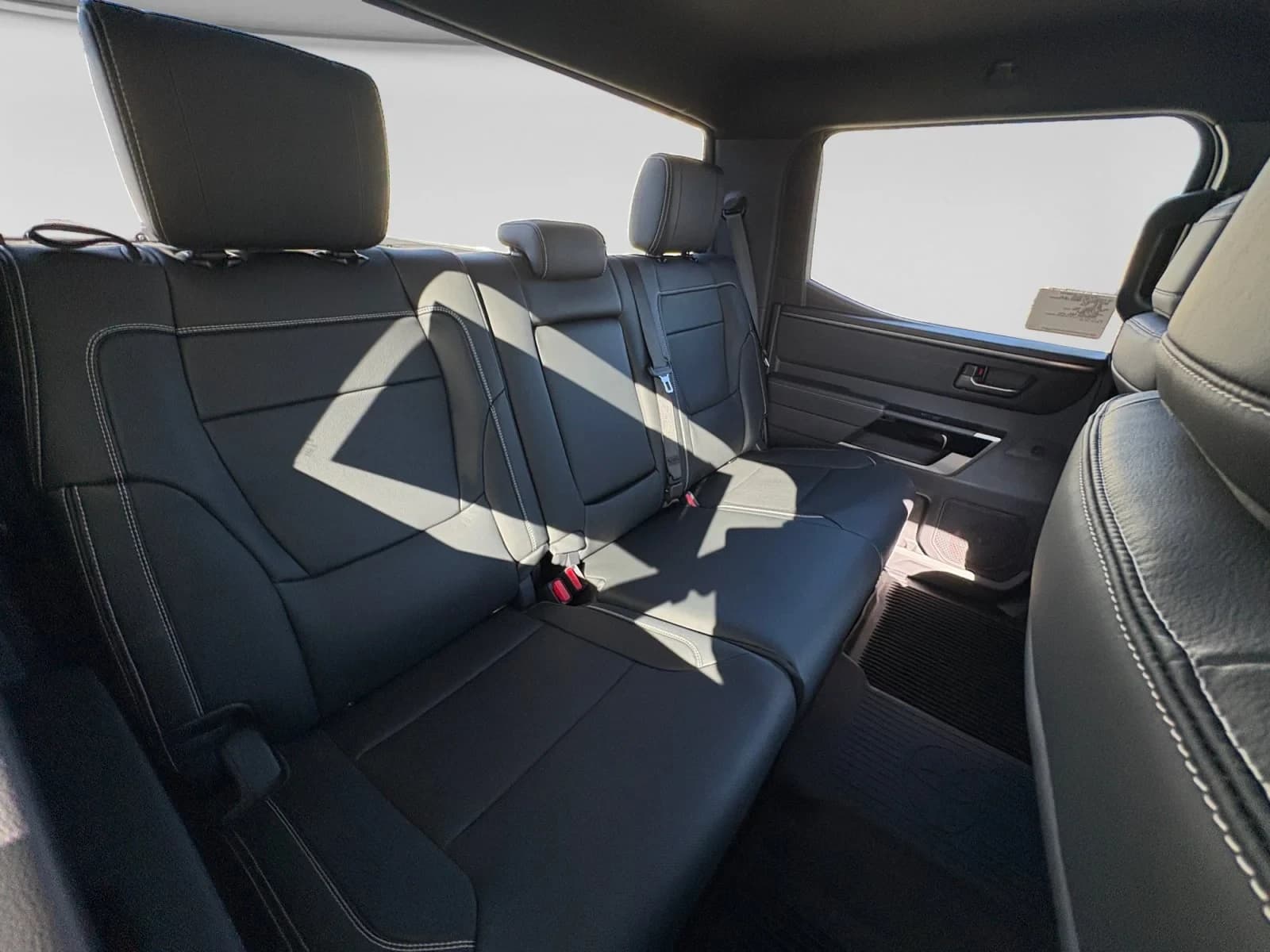 Toyota Tundra 4WD Limited Hybrid CrewMax 6.5' Bed (Natl) 2026 — side view