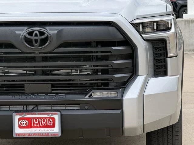 Toyota Tundra 2WD Limited CrewMax 5.5' Bed (Natl) 2026 — side view