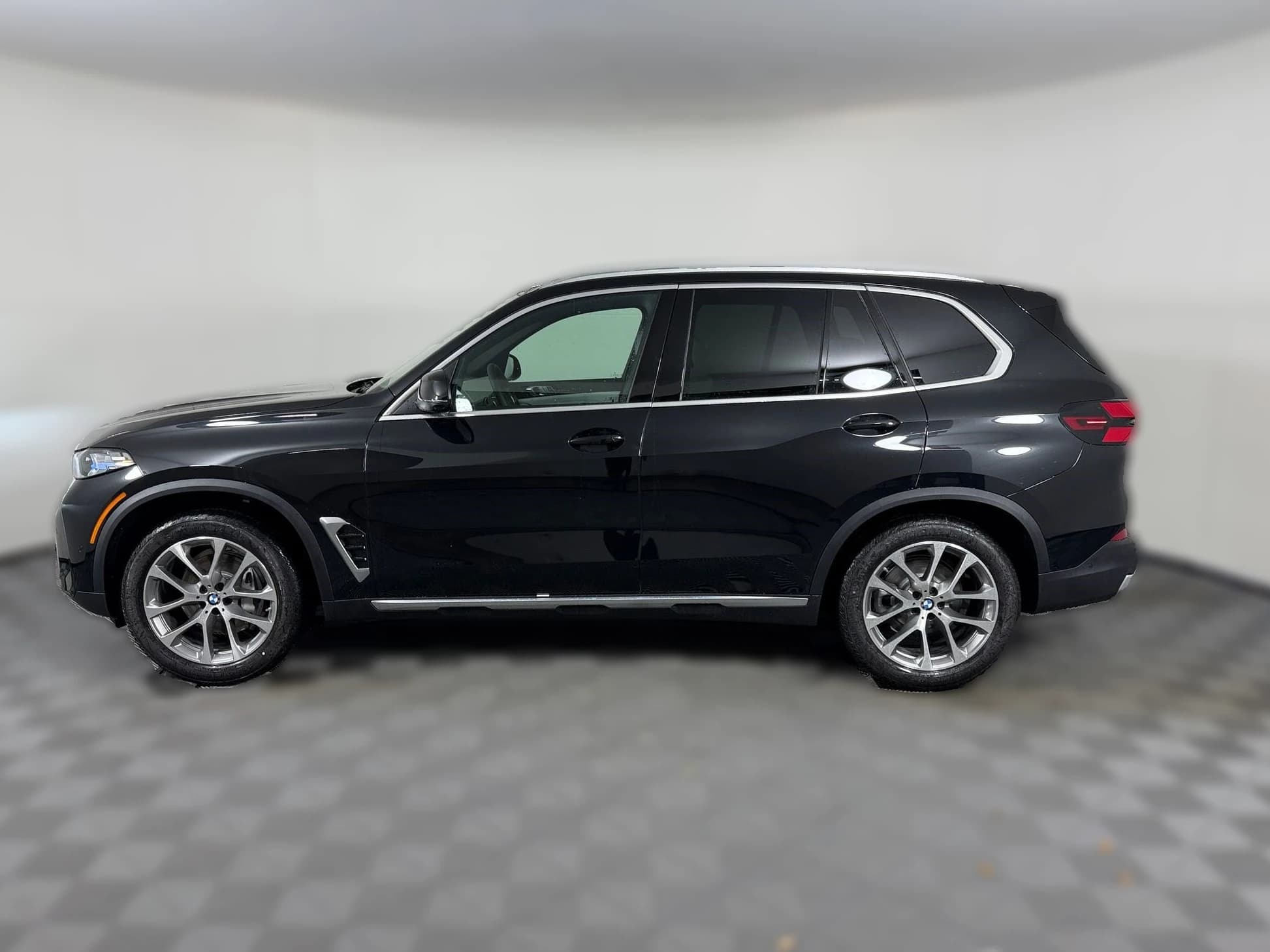 BMW X5 sDrive40i Sports Activity Vehicle 2026 — side view