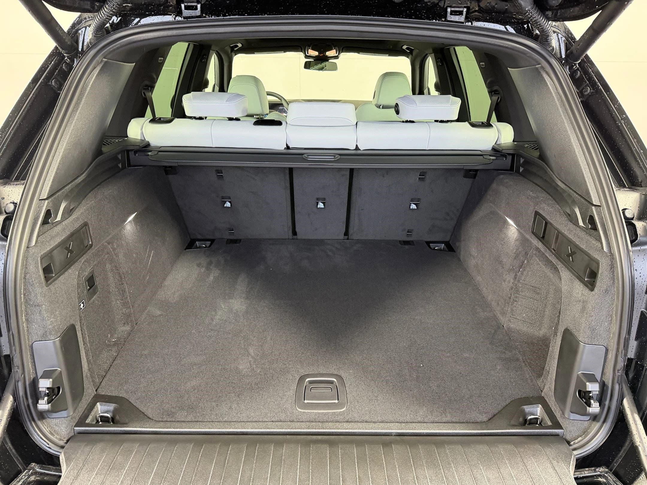 BMW X5 sDrive40i Sports Activity Vehicle 2026 — side view