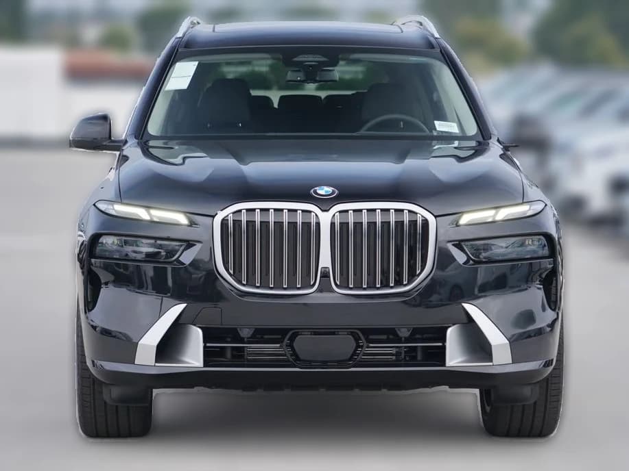 BMW X7 xDrive40i Sports Activity Vehicle 2027 — side view