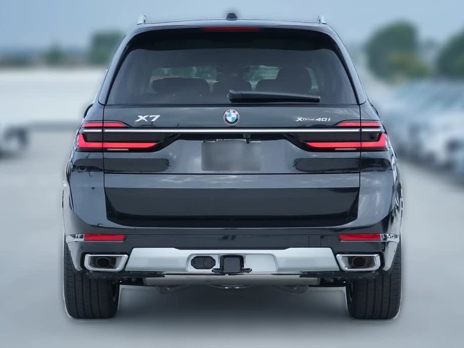 BMW X7 xDrive40i Sports Activity Vehicle 2027 — side view