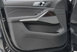 BMW X7 xDrive40i Sports Activity Vehicle 2027 — side view