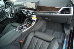 BMW X7 xDrive40i Sports Activity Vehicle 2027 — side view