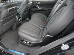 BMW X7 xDrive40i Sports Activity Vehicle 2027 — side view