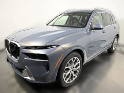BMW X7 xDrive40i Sports Activity Vehicle 2027 — side view