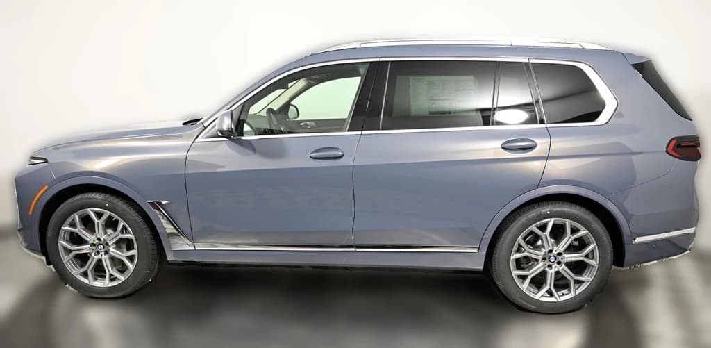 BMW X7 xDrive40i Sports Activity Vehicle 2027 — side view