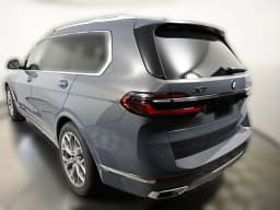 BMW X7 xDrive40i Sports Activity Vehicle 2027 — side view
