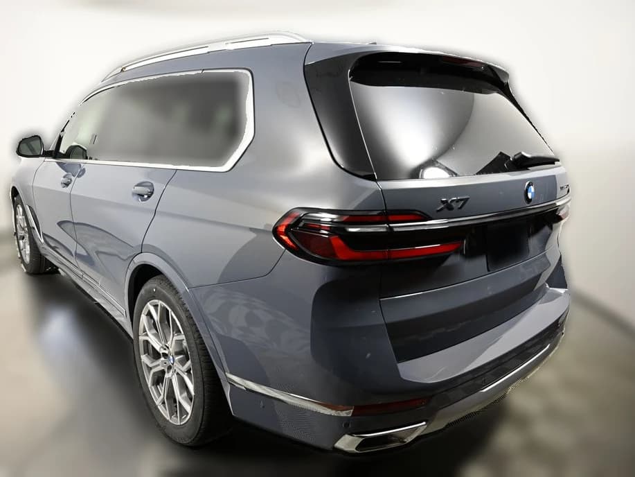 BMW X7 xDrive40i Sports Activity Vehicle 2027 — side view