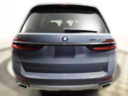 BMW X7 xDrive40i Sports Activity Vehicle 2027 — side view