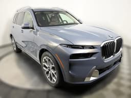 BMW X7 xDrive40i Sports Activity Vehicle 2027 — side view