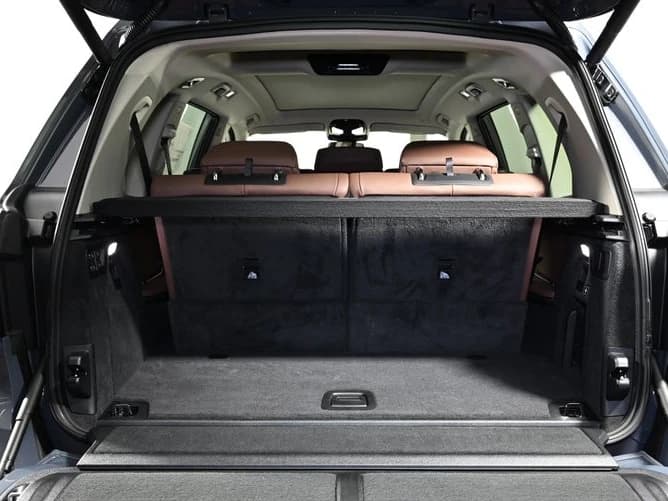 BMW X7 xDrive40i Sports Activity Vehicle 2027 — side view