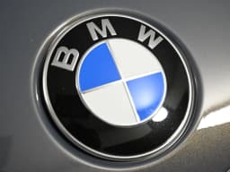 BMW X7 xDrive40i Sports Activity Vehicle 2027 — side view