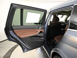 BMW X7 xDrive40i Sports Activity Vehicle 2027 — side view