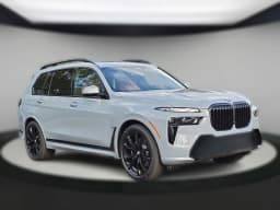 BMW X7 xDrive40i Sports Activity Vehicle 2027 — side view