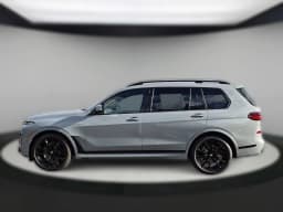 BMW X7 xDrive40i Sports Activity Vehicle 2027 — side view