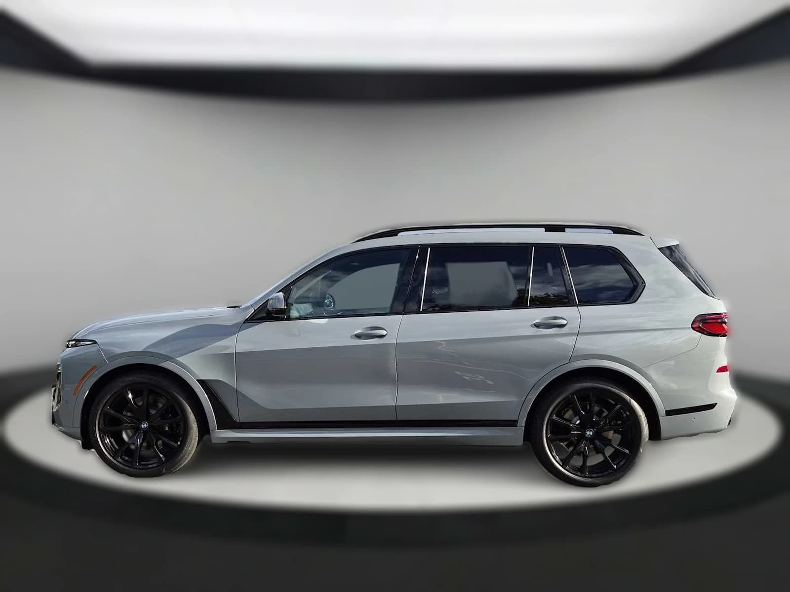 BMW X7 xDrive40i Sports Activity Vehicle 2027 — side view