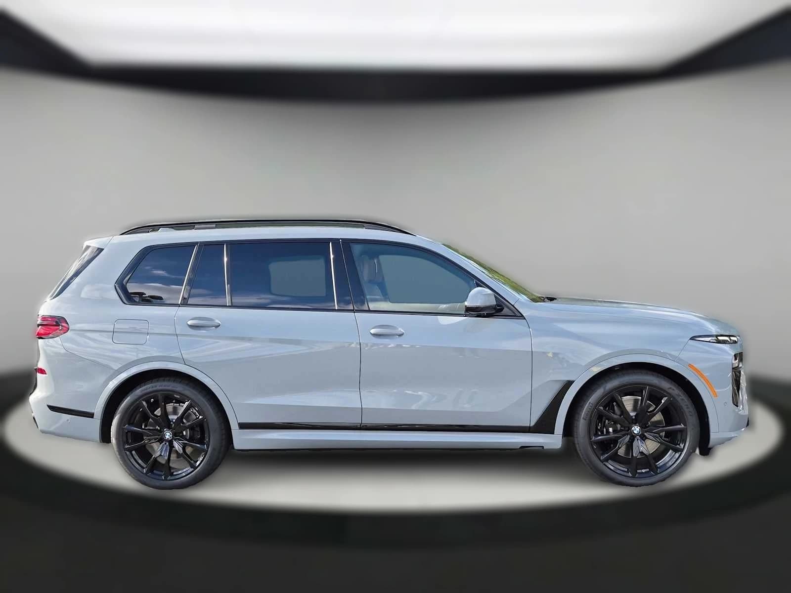 BMW X7 xDrive40i Sports Activity Vehicle 2027 — side view