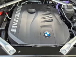 BMW X7 xDrive40i Sports Activity Vehicle 2027 — side view
