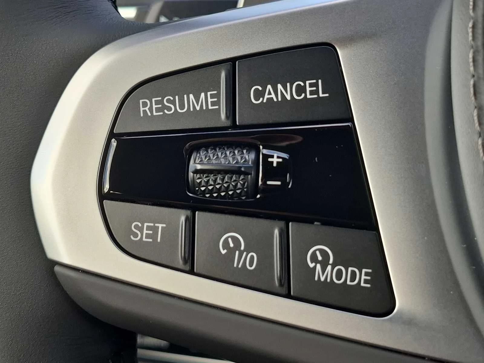 BMW X7 xDrive40i Sports Activity Vehicle 2027 — side view