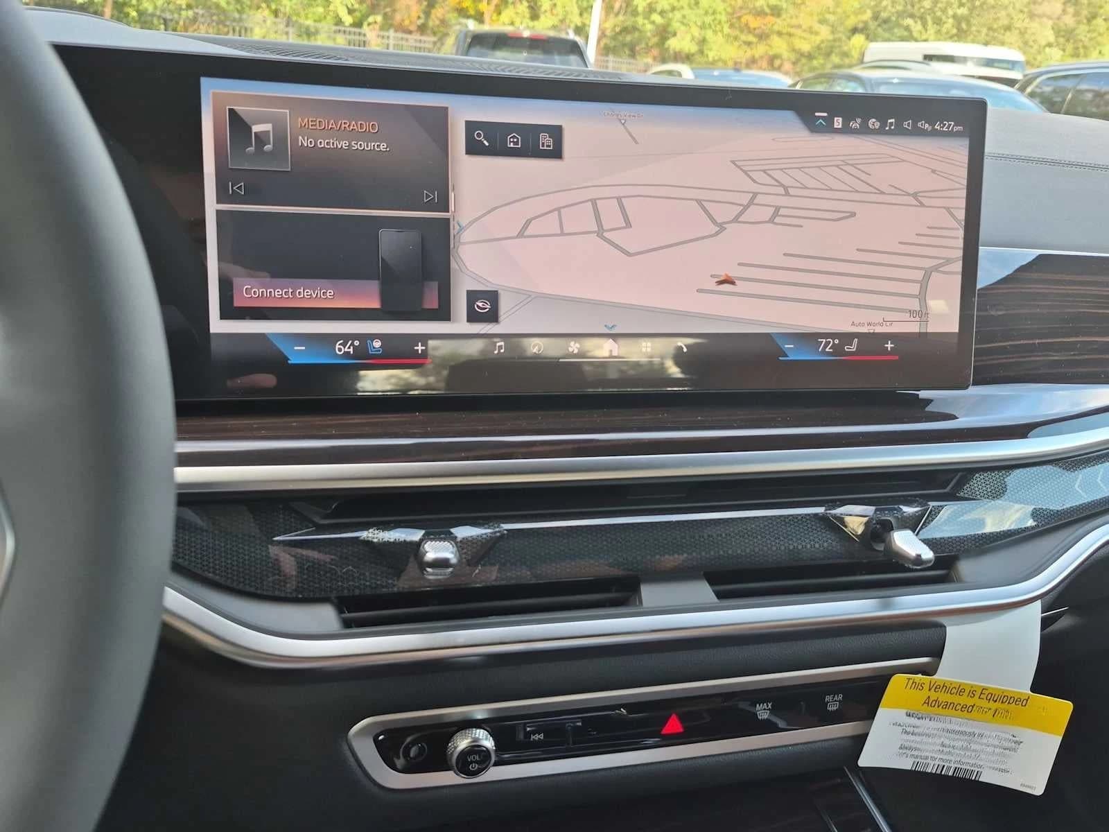 BMW X7 xDrive40i Sports Activity Vehicle 2027 — side view