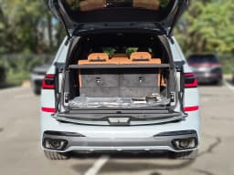 BMW X7 xDrive40i Sports Activity Vehicle 2027 — side view