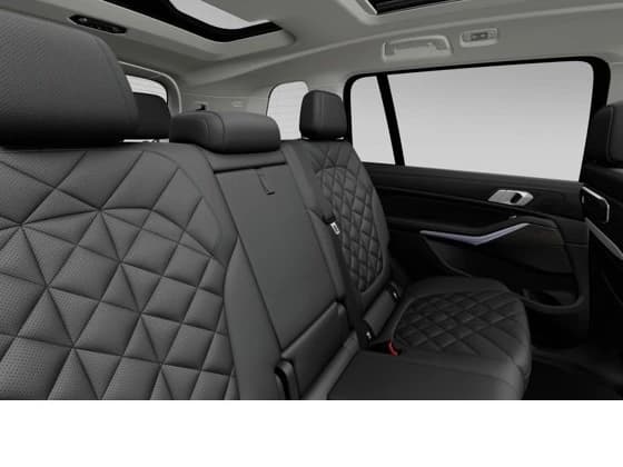 BMW X7 xDrive40i Sports Activity Vehicle 2027 — side view