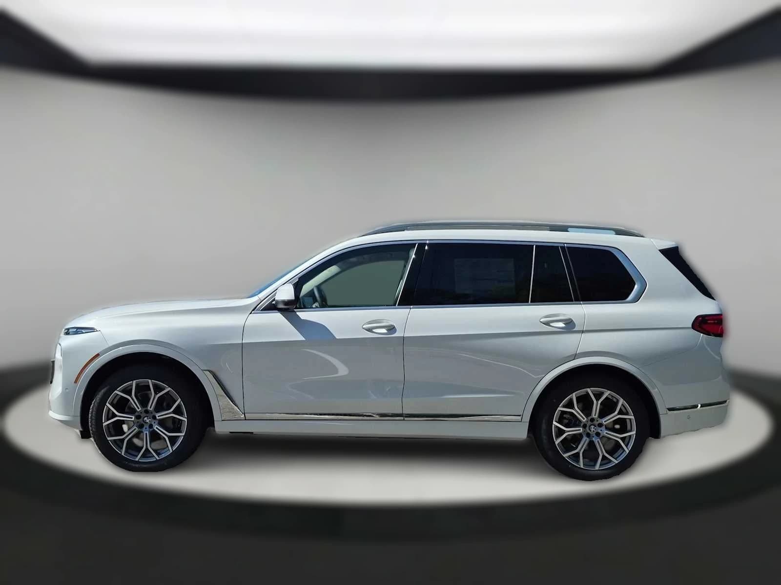 BMW X7 xDrive40i Sports Activity Vehicle 2027 — side view
