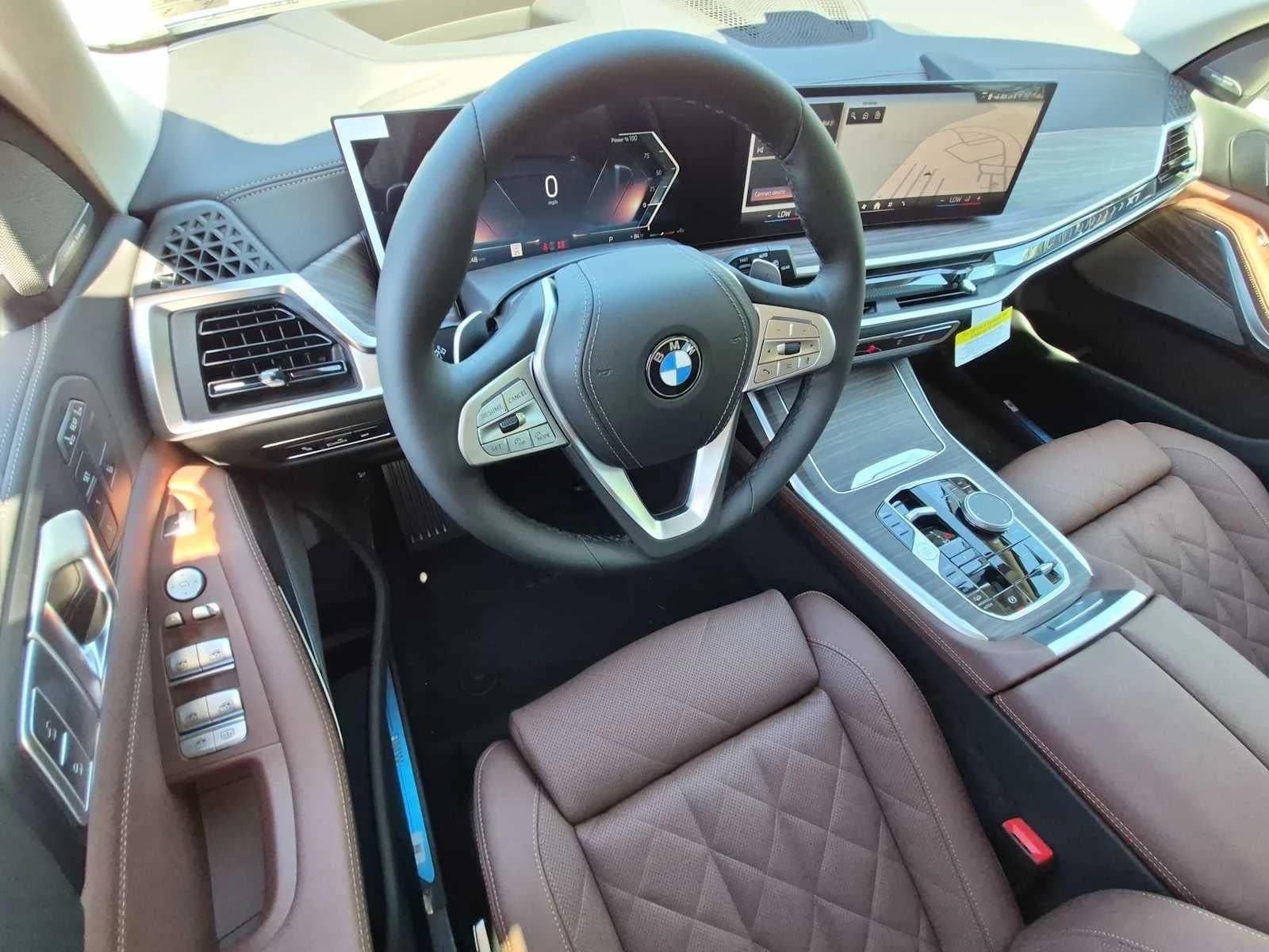 BMW X7 xDrive40i Sports Activity Vehicle 2027 — side view