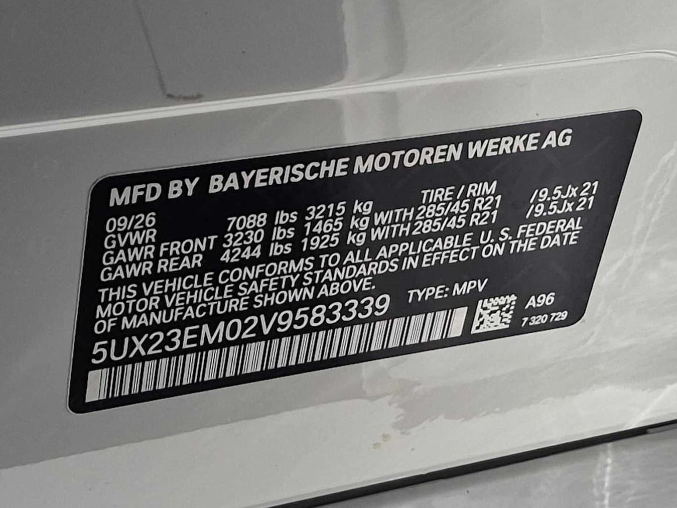 BMW X7 xDrive40i Sports Activity Vehicle 2027 — side view