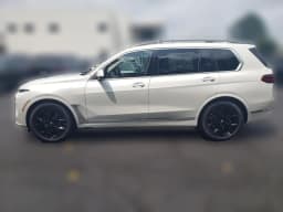 BMW X7 xDrive40i Sports Activity Vehicle 2027 — side view