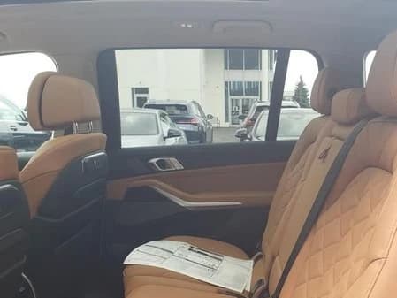 BMW X7 xDrive40i Sports Activity Vehicle 2027 — side view