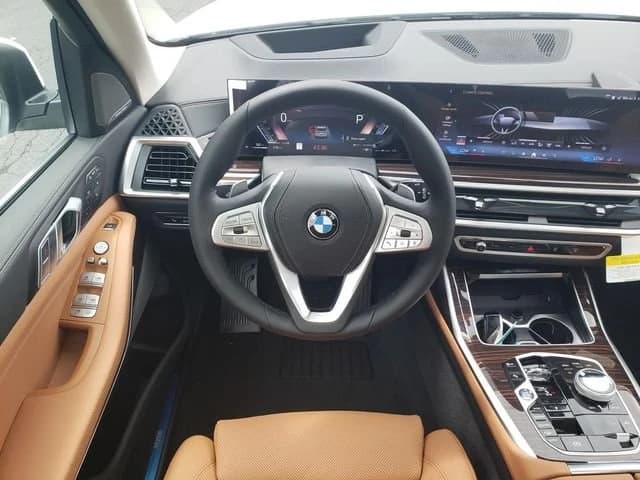 BMW X7 xDrive40i Sports Activity Vehicle 2027 — side view