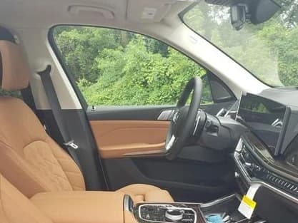 BMW X7 xDrive40i Sports Activity Vehicle 2027 — side view