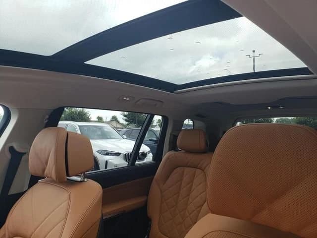 BMW X7 xDrive40i Sports Activity Vehicle 2027 — side view