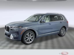 BMW X7 xDrive40i Sports Activity Vehicle 2027 — side view