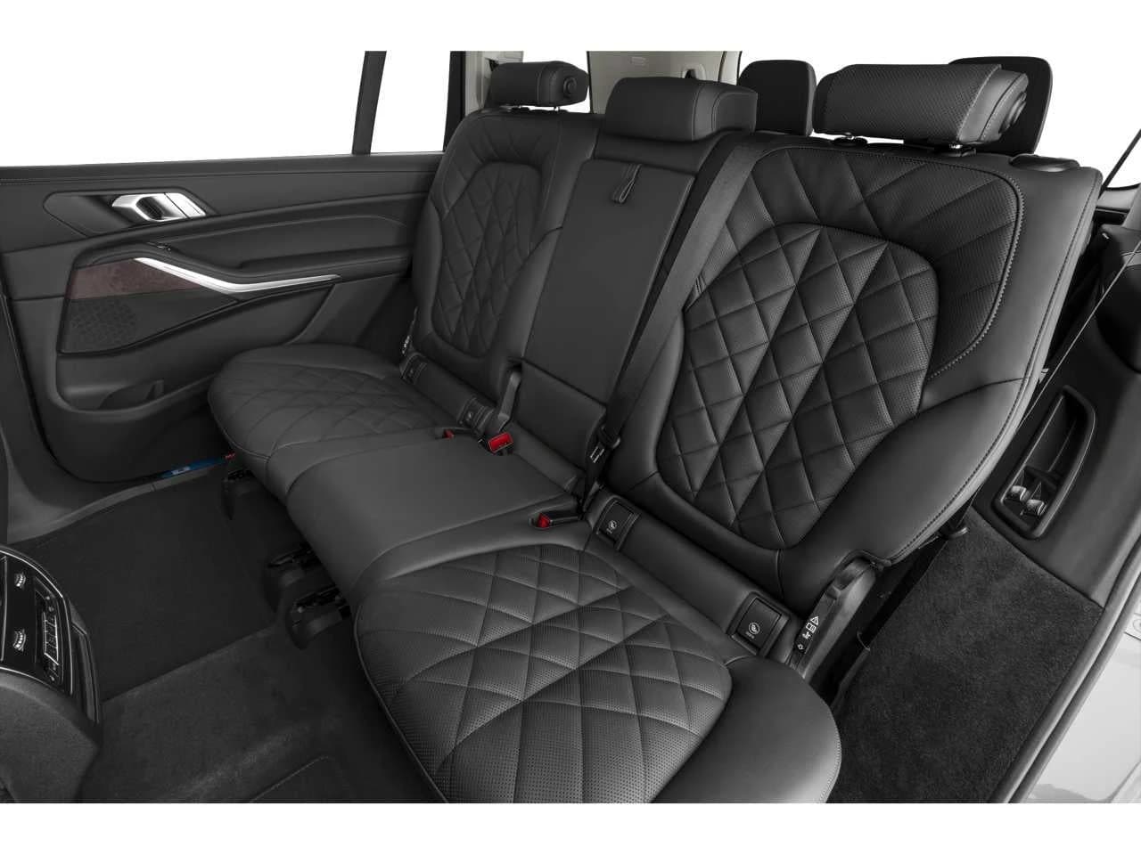 BMW X7 xDrive40i Sports Activity Vehicle 2026 — side view