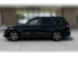 BMW X7 xDrive40i Sports Activity Vehicle 2027 — side view
