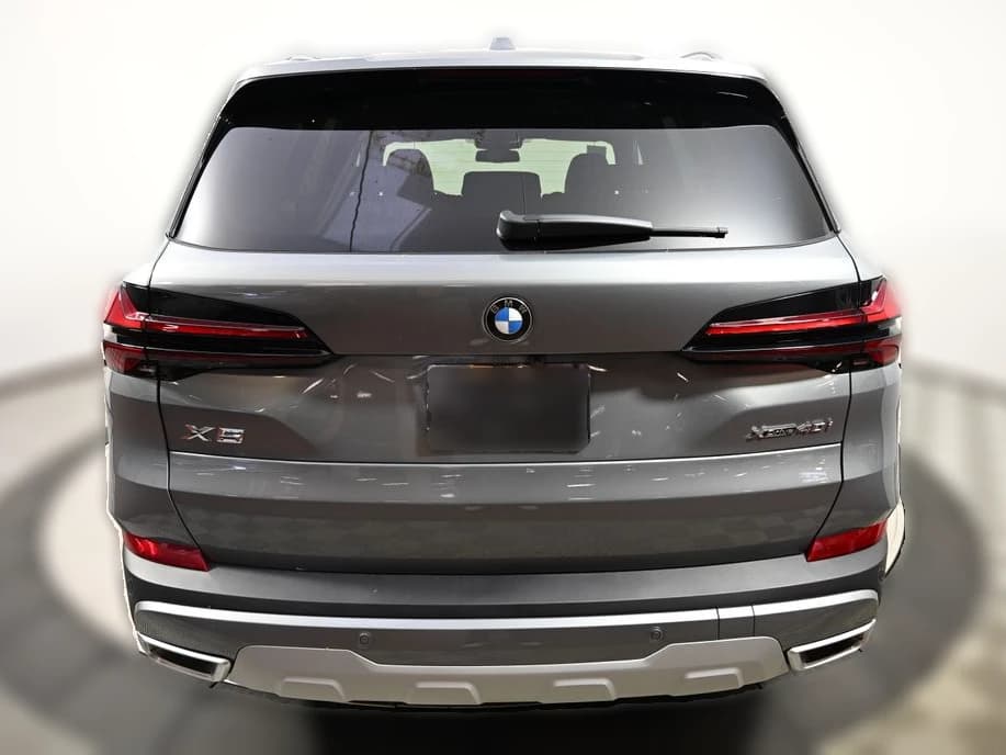 BMW X5 xDrive40i Sports Activity Vehicle 2026 — side view