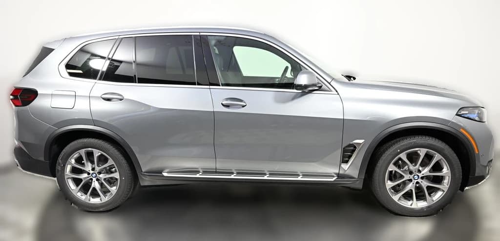 BMW X5 xDrive40i Sports Activity Vehicle 2026 — side view