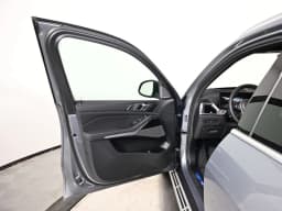 BMW X5 xDrive40i Sports Activity Vehicle 2026 — side view