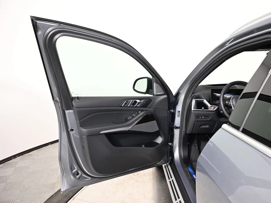 BMW X5 xDrive40i Sports Activity Vehicle 2026 — side view