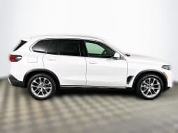 BMW X5 xDrive40i Sports Activity Vehicle 2026 — side view