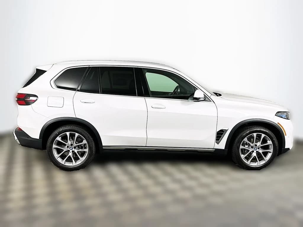 BMW X5 xDrive40i Sports Activity Vehicle 2026 — side view