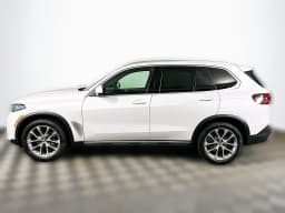 BMW X5 xDrive40i Sports Activity Vehicle 2026 — side view