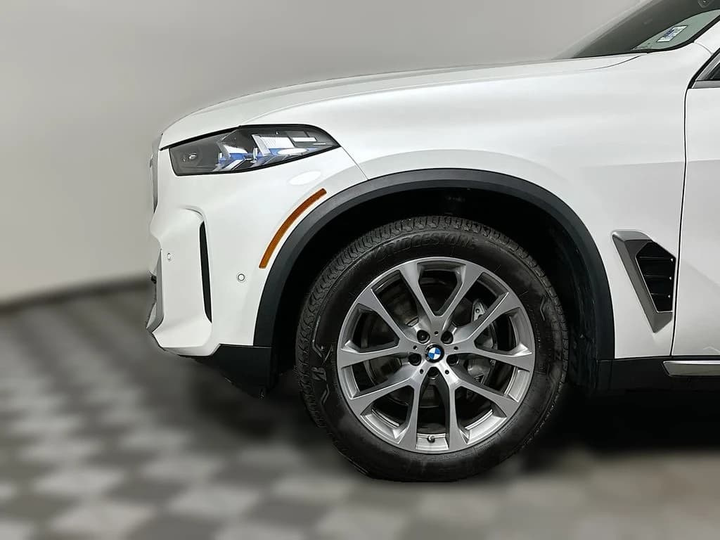 BMW X5 xDrive40i Sports Activity Vehicle 2026 — side view
